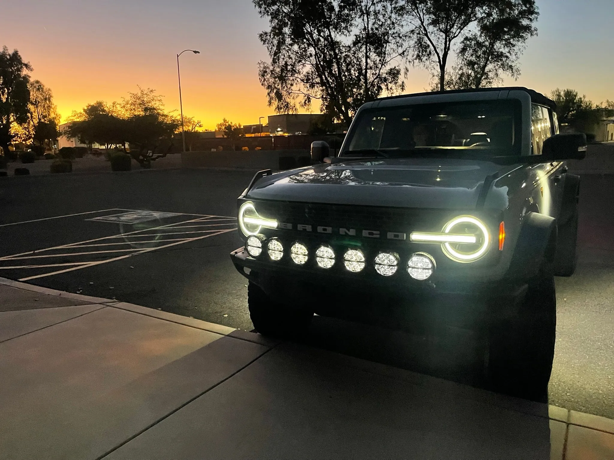 2022-UP Bronco Raptor Front Light Mount Kit  - Use Any Light